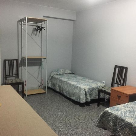 Habitacion Renfe Alicante Eksteriør billede