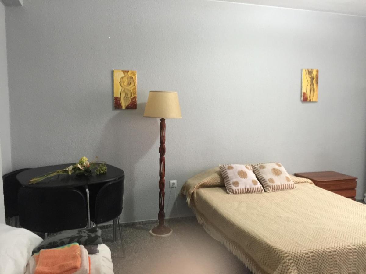 Habitacion Renfe Alicante Eksteriør billede